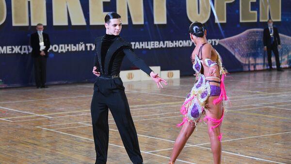 Пандемии вопреки: в Ташкенте проходит турнир по спортивным танцам - Sputnik Узбекистан