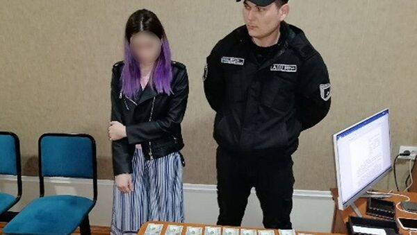 В Коканде задержена девушка, которая вымогала деньги за интимное видео - Sputnik Ўзбекистон