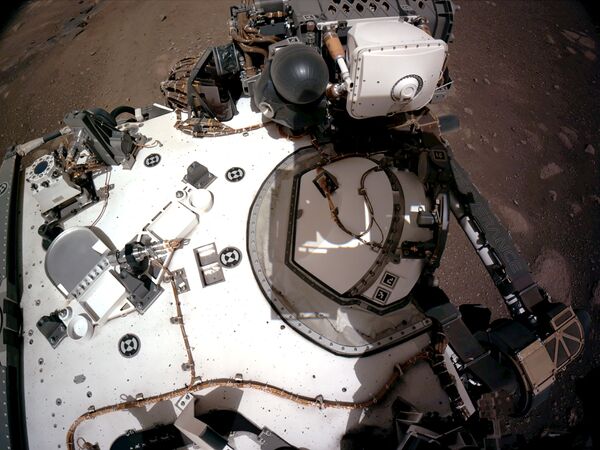 НАСАнинг Perseverance Mars Rover қурилмаси  - Sputnik Ўзбекистон