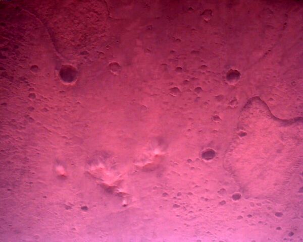 НАСАнинг Perseverance Mars Rover қурилмаси  Rover Down-Look Camera ёрдамида олган сурати - Sputnik Ўзбекистон