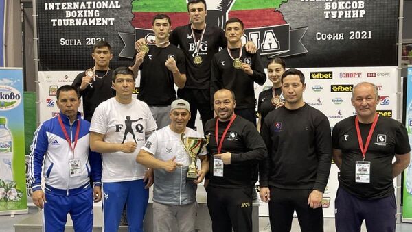 Трое узбекских боксеров выиграли “золото” на турнире “Странджа-2021” в Болгарии - Sputnik Ўзбекистон