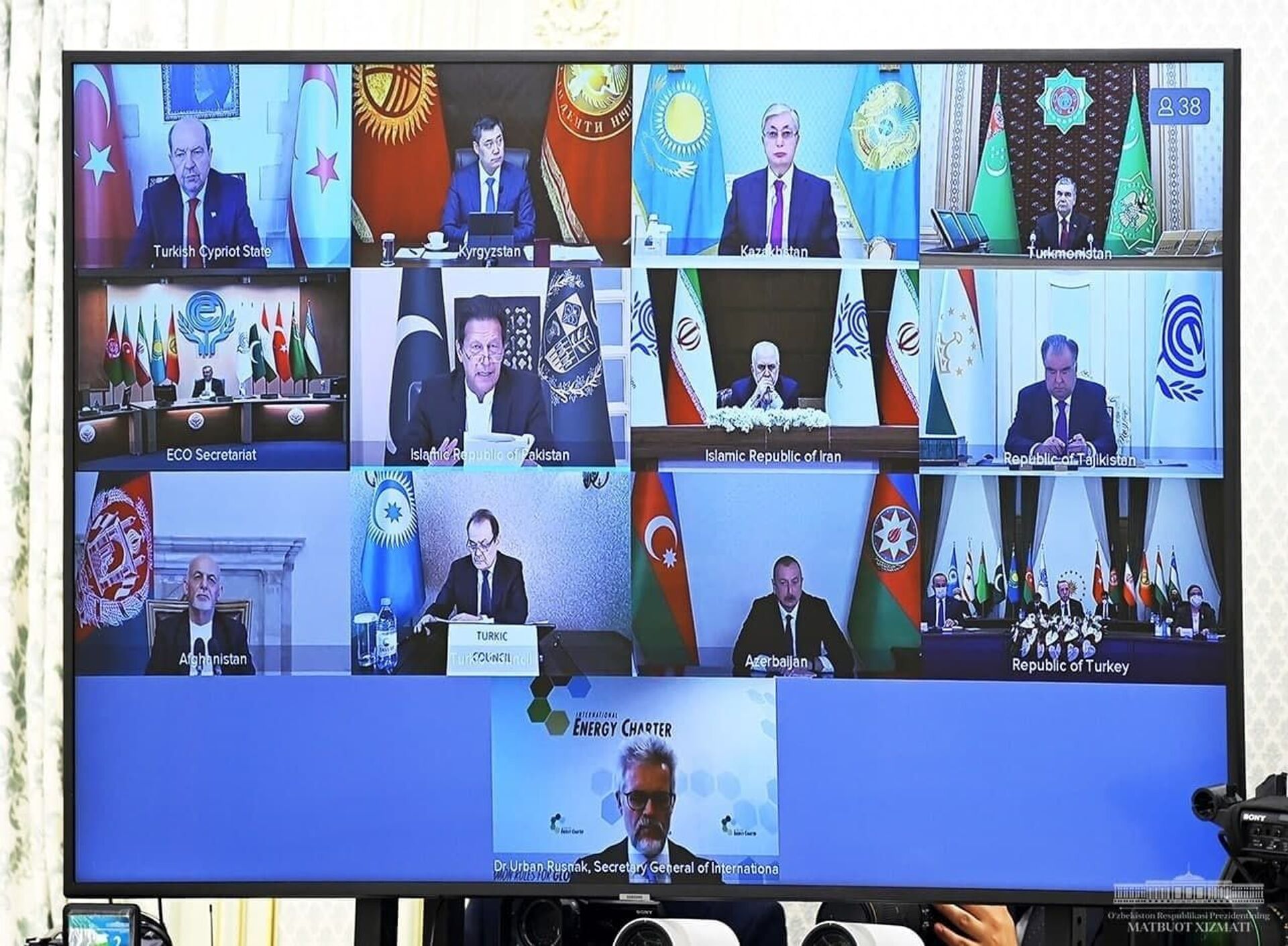 Четырнадцатый саммит Организации экономического сотрудничества прошел в онлайн-формате. Следующее мероприятие решено провести в Туркменистане, к которому перешло председательство в ОЭС - Sputnik Ўзбекистон, 1920, 09.03.2021