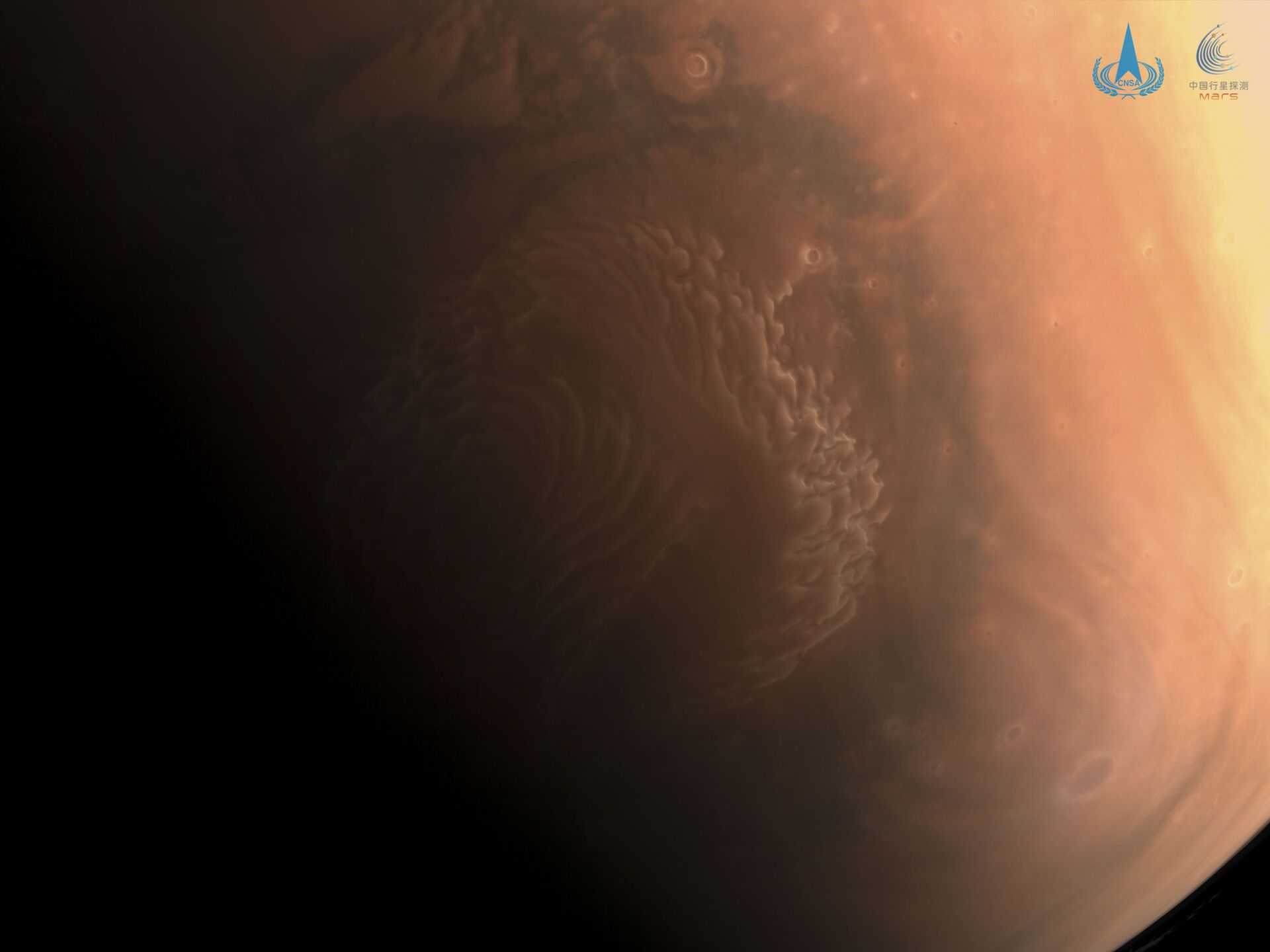Снимок Марса, сделанный зондом китайской станции Tianwen-1 - Sputnik Узбекистан, 1920, 09.03.2021