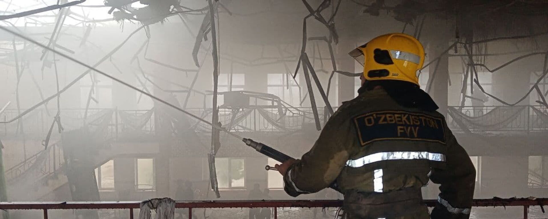 Спасатели МЧС ликвидировали пожар, вспыхнувший в одном из ресторанов Самаркандской области - Sputnik Ўзбекистон, 1920, 26.07.2021