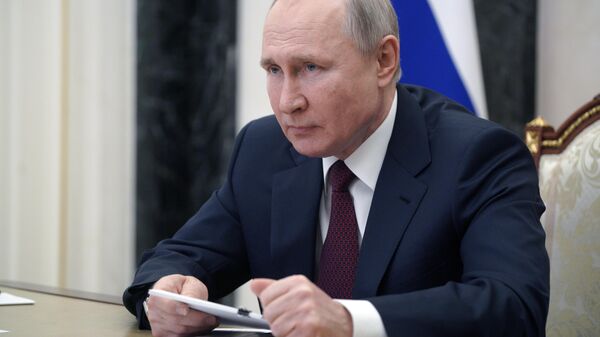 Prezident RF V. Putin provel soveshanie po voprosam sotsialno-ekonomicheskogo razvitiya Respubliki Krim i Sevastopolya - Sputnik O‘zbekiston