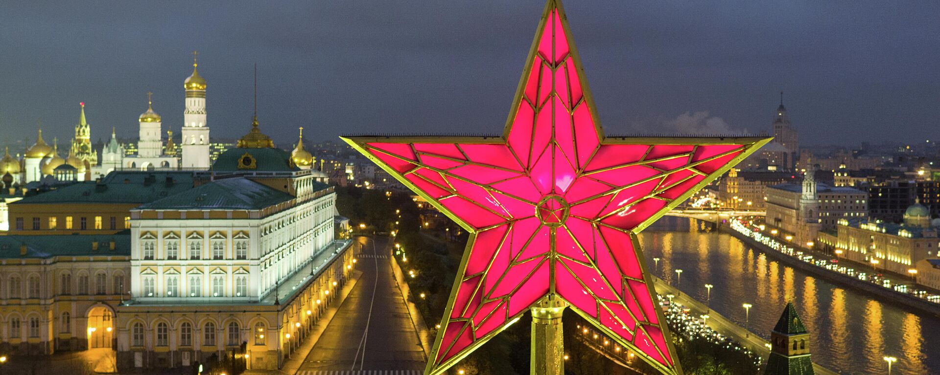 Звезда на Водовзводной башне Московского Кремля - Sputnik Узбекистан, 1920, 25.03.2021