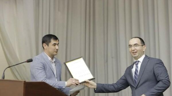 Премирование чиновника за отказ от взятки - Sputnik Узбекистан
