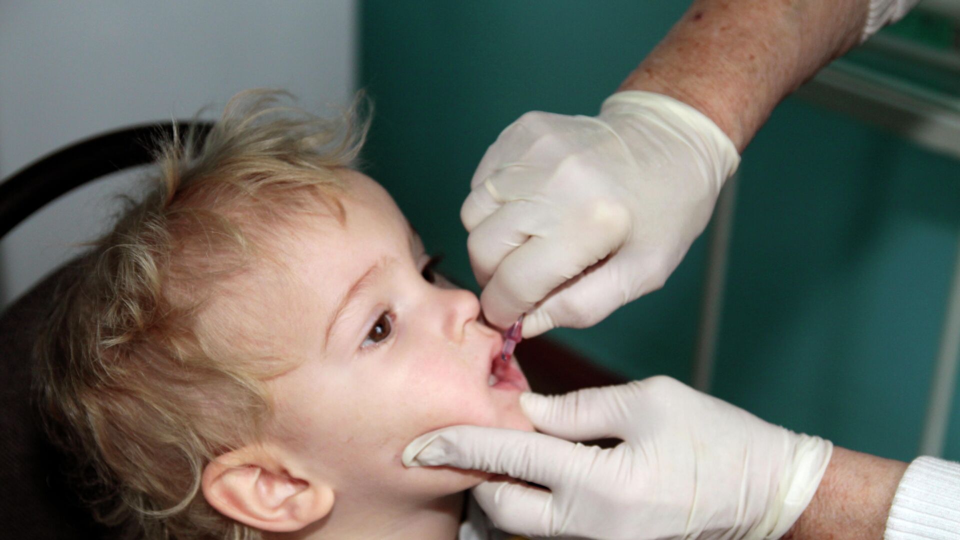 Вакцинация детей от полиомиелита  - Sputnik Ўзбекистон, 1920, 28.03.2021
