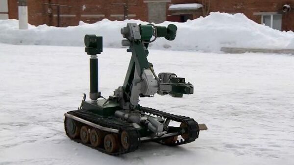 Noviy robot Rosgvardii MRK-15 dlya rabot po razminirovaniyu - Sputnik O‘zbekiston