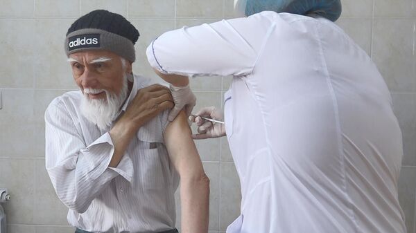 Узбекистанцы начали прививаться от коронавируса - впечатления первых пациентов
 - Sputnik Узбекистан