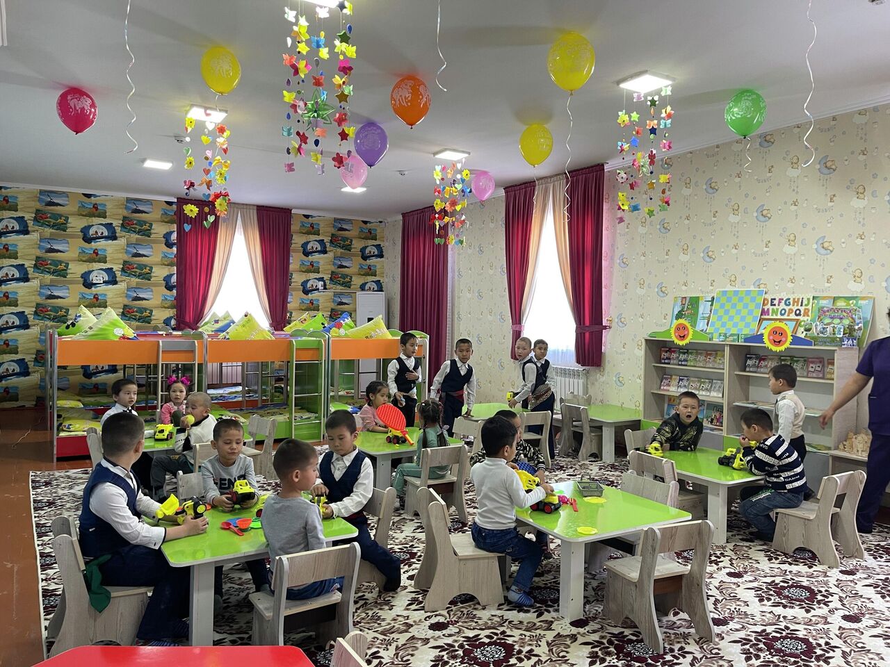 Porno boglangan qiynoqlar Dick Teri leggingsdagi sexy qizlar