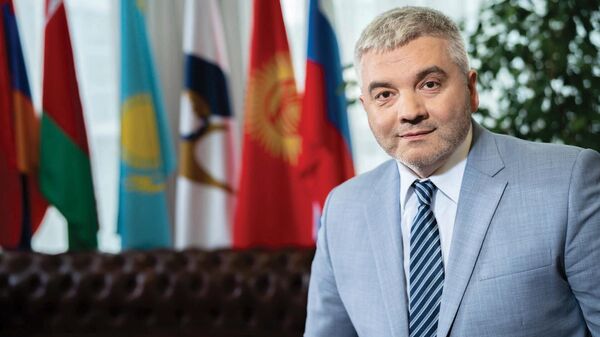 Министр по промышленности и агропромышленному комплексу ЕЭК Артак Камалян  - Sputnik Узбекистан