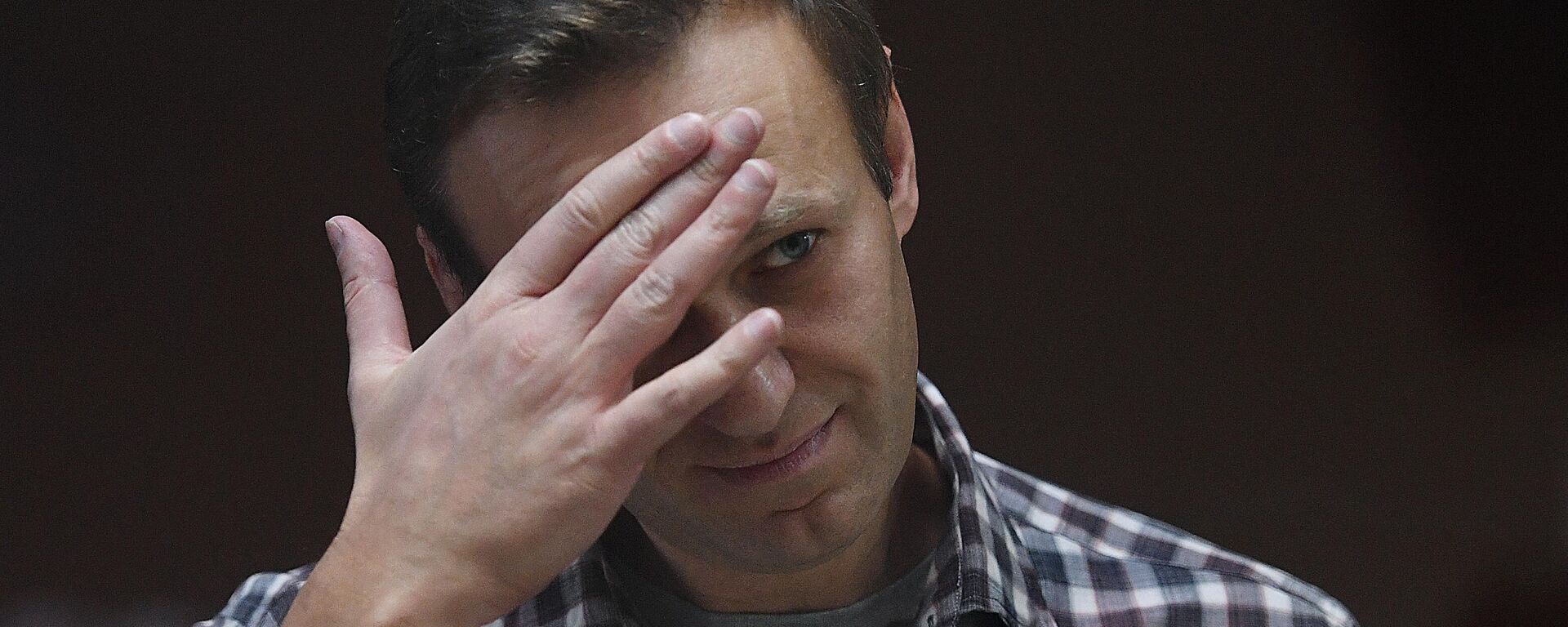 Алексей Навальный в зале Бабушкинского районного суда - Sputnik Узбекистан, 1920, 06.04.2021