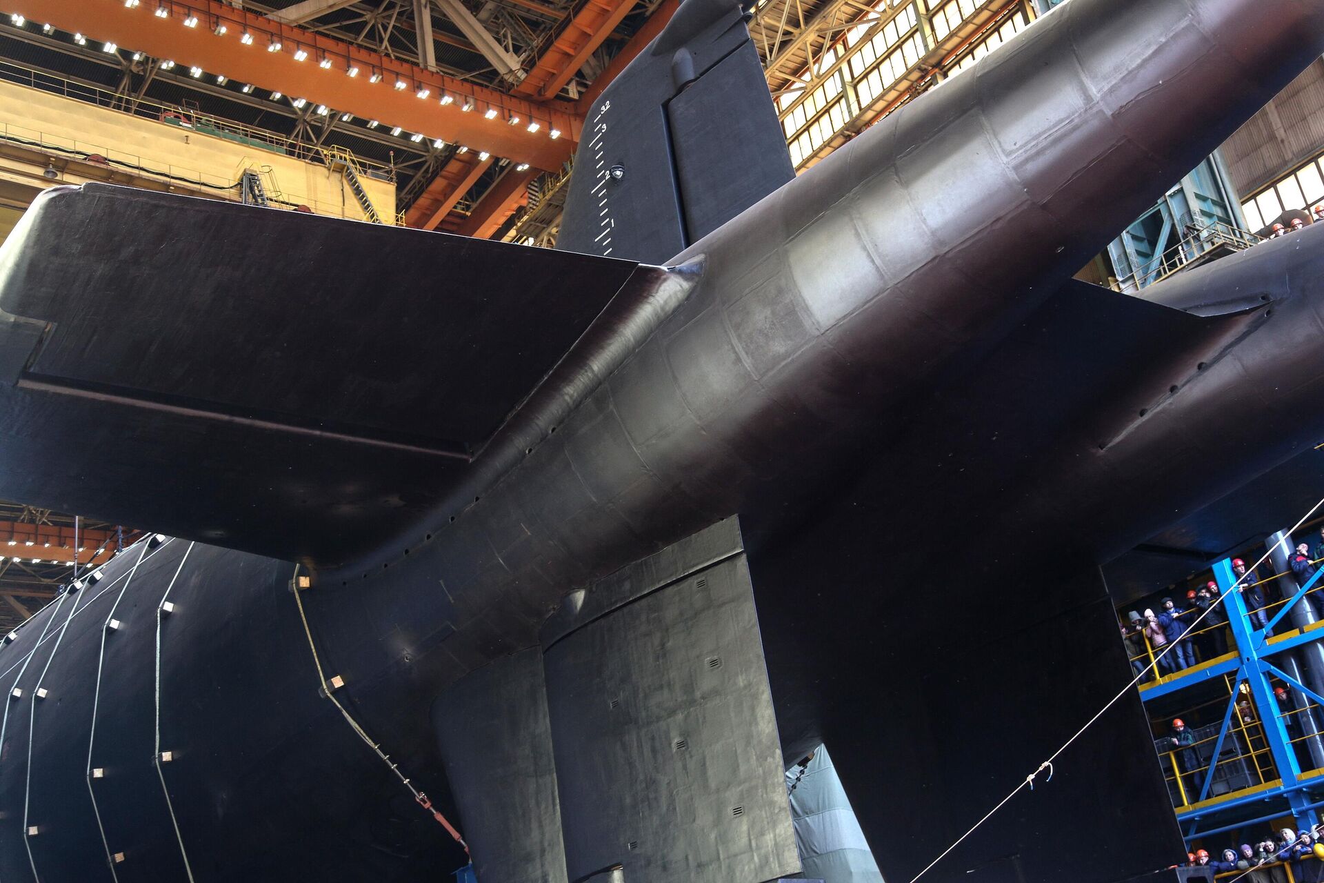 Атомная подводная лодка Белгород во время спуска на воду в Архангельской области. Является экспериментальной лодкой для беспилотников Посейдон.  - Sputnik Узбекистан, 1920, 07.04.2021