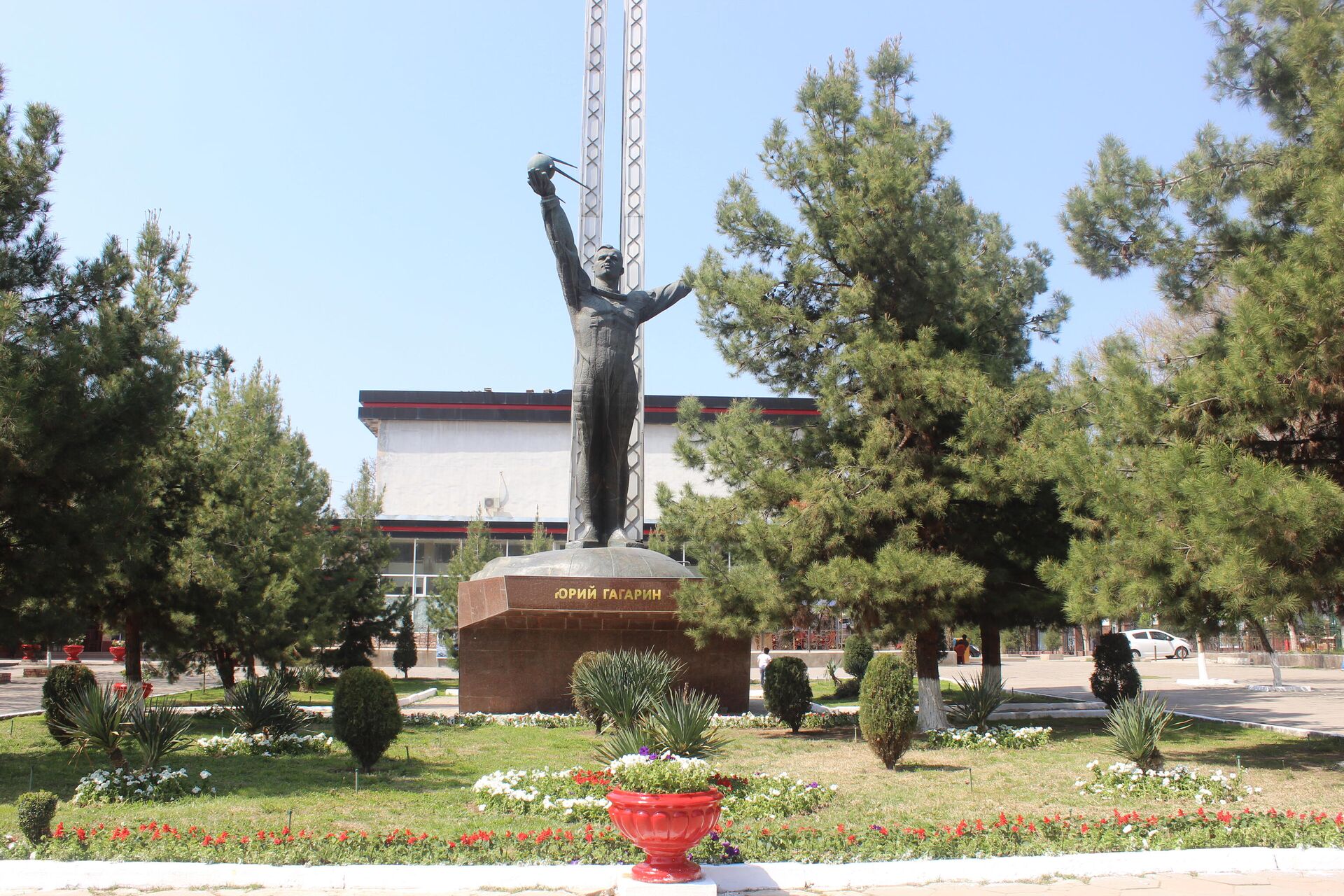 Pamatnik Yuriyu Gagarinu v Tashkente - Sputnik O‘zbekiston, 1920, 12.04.2021