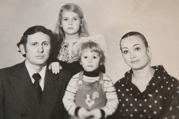 Серго Сутягин со своей семьей - Sputnik Узбекистан