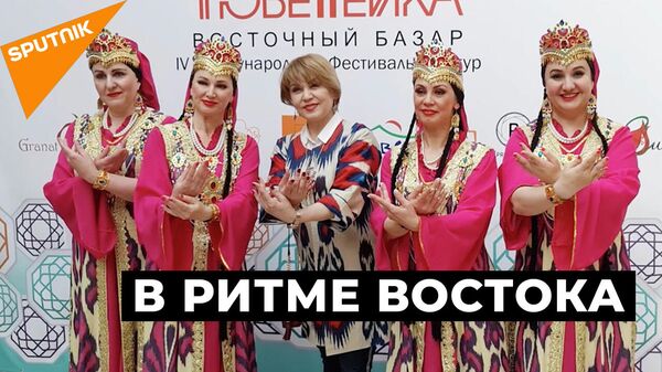 Восточные танцы на фестивале Тюбетейка в Москве - Sputnik Узбекистан