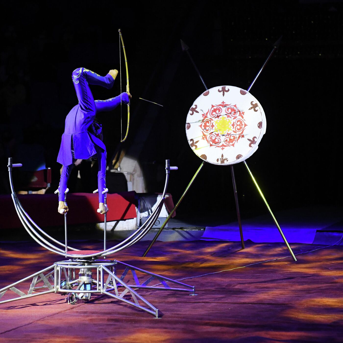 Yosh qizdagi katta sik