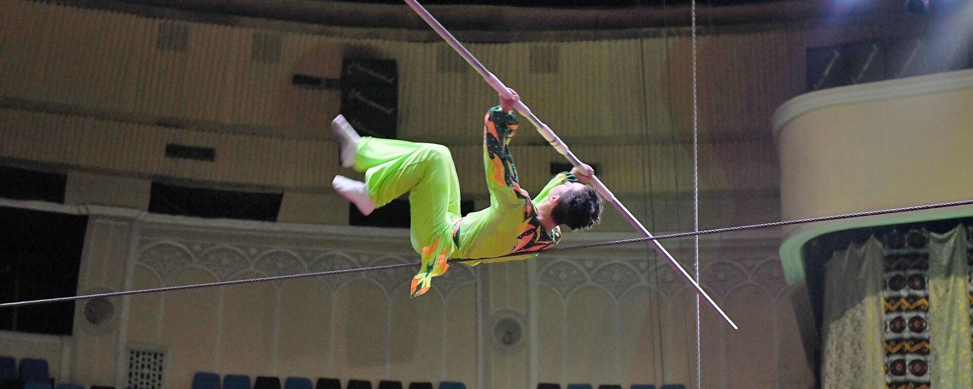 Трюк на канате - фестиваль циркового искусства в Ташкенте - Sputnik Узбекистан, 1920, 17.04.2021