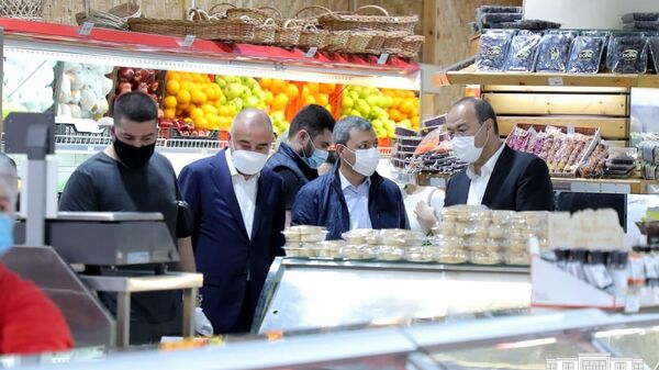 Премьер Узбекистана и хоким Ташкента осмотрели супермаркеты столицы  - Sputnik Узбекистан