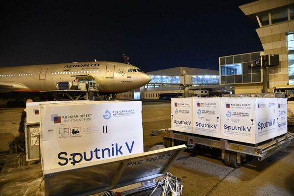23 апреля в Узбекистан была доставлена первая партия вакцины Спутник V - Sputnik Узбекистан