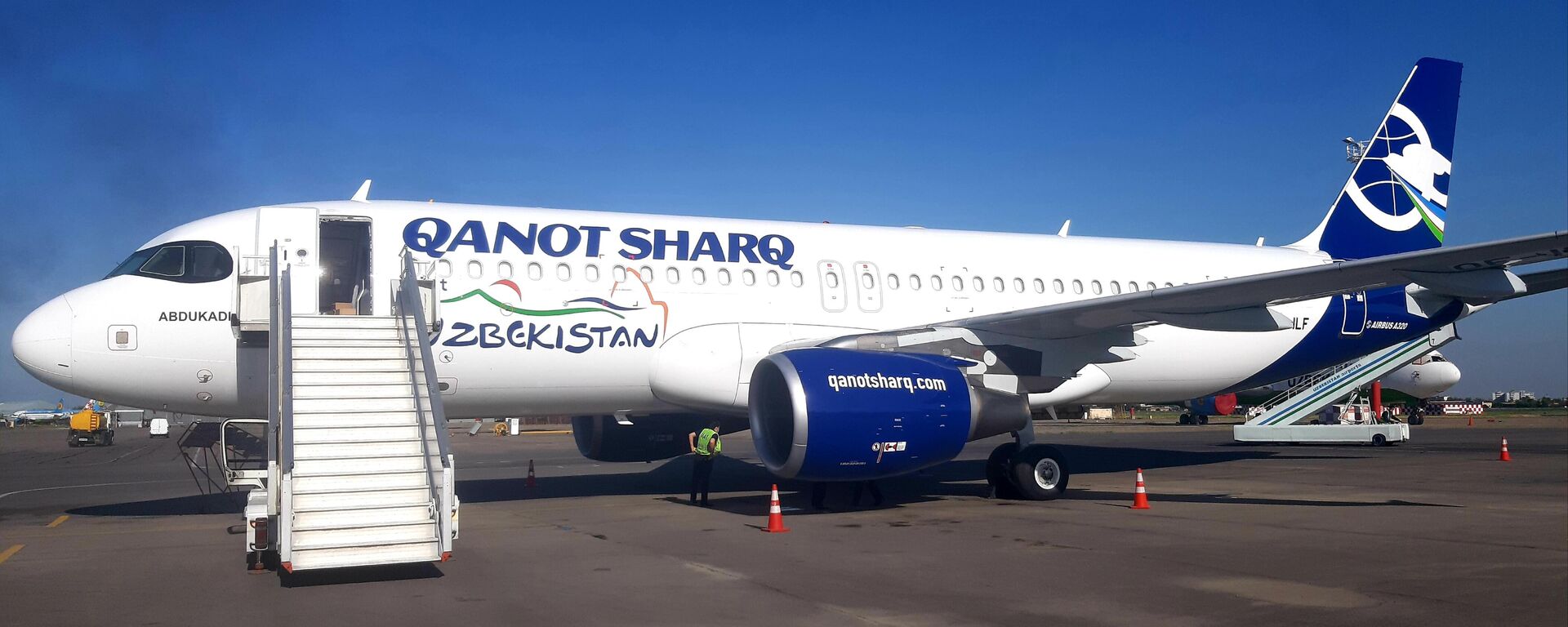 Авиакомпания Qanot Sharq получила первый самолет Airbus A320 - Sputnik Узбекистан, 1920, 16.10.2021