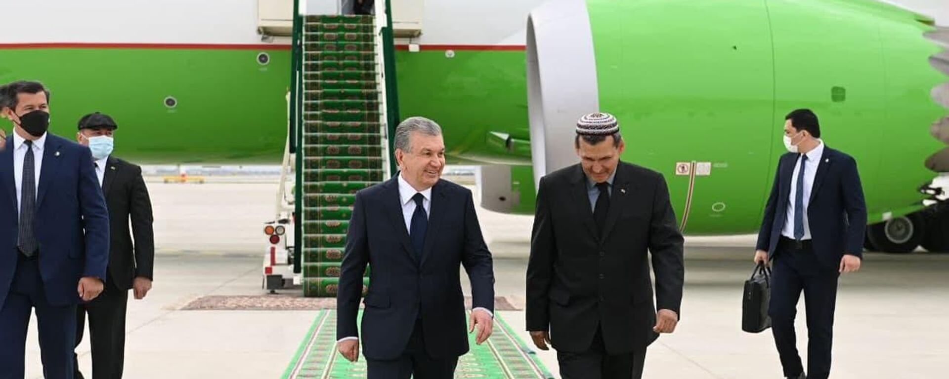 Мирзиёев прибыл в Туркменистан с рабочим визитом 29 апреля 2021 года - Sputnik Узбекистан, 1920, 29.04.2021