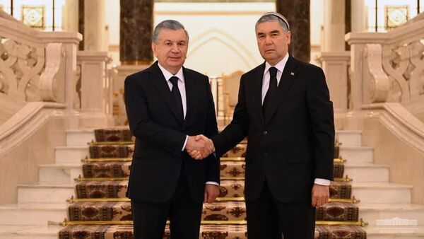 Шавкат Мирзиёев и Гурбангулы Бердымухамедов в Ашхабаде, 29 апреля 2021 года - Sputnik Узбекистан