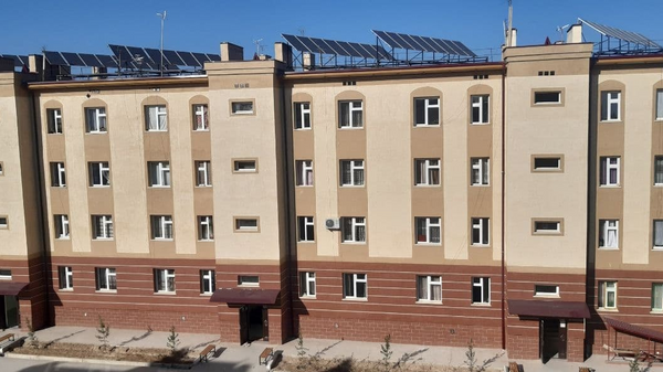В Намангане на крышах 4-х домов, где расположены 96 квартир, установлены солнечные панели - Sputnik Ўзбекистон
