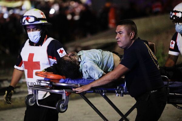 Еще 79 человек получили ранения и травмы различной степени тяжести. Они были госпитализированы. - Sputnik Узбекистан