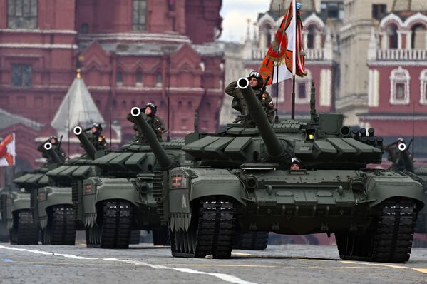 Танк Т-72Б3М во время генеральной репетиции парада в честь 76-й годовщины Победы. - Sputnik Узбекистан