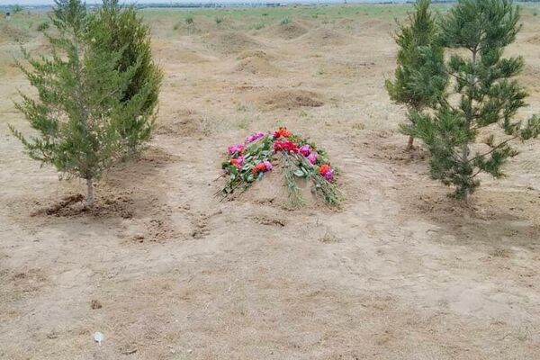 Церемония погребения героя Великой Отечесвенной войны Бобирахима Абдуллаева в родном кишлаке - Sputnik Узбекистан