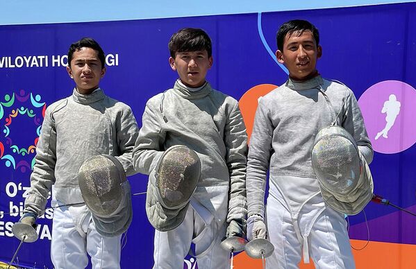 Участники показательных спортивных соревнований на молодежном фестивале в Чирчике. - Sputnik Узбекистан