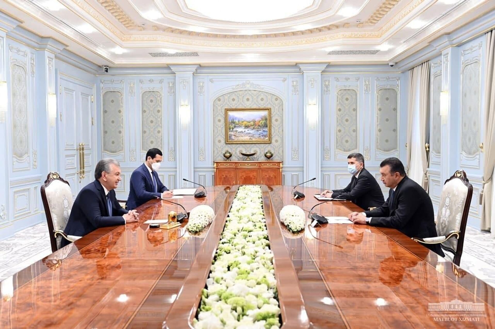Президент Узбекистана Шавкат Мирзиёев принял премьер-министра Таджикистана Кохира Расулзода - Sputnik Узбекистан, 1920, 14.05.2021