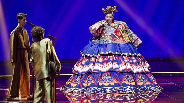 Манижа из России поет во время репетиции первого полуфинала конкурса песни Евровидение в Роттердаме - Sputnik Узбекистан