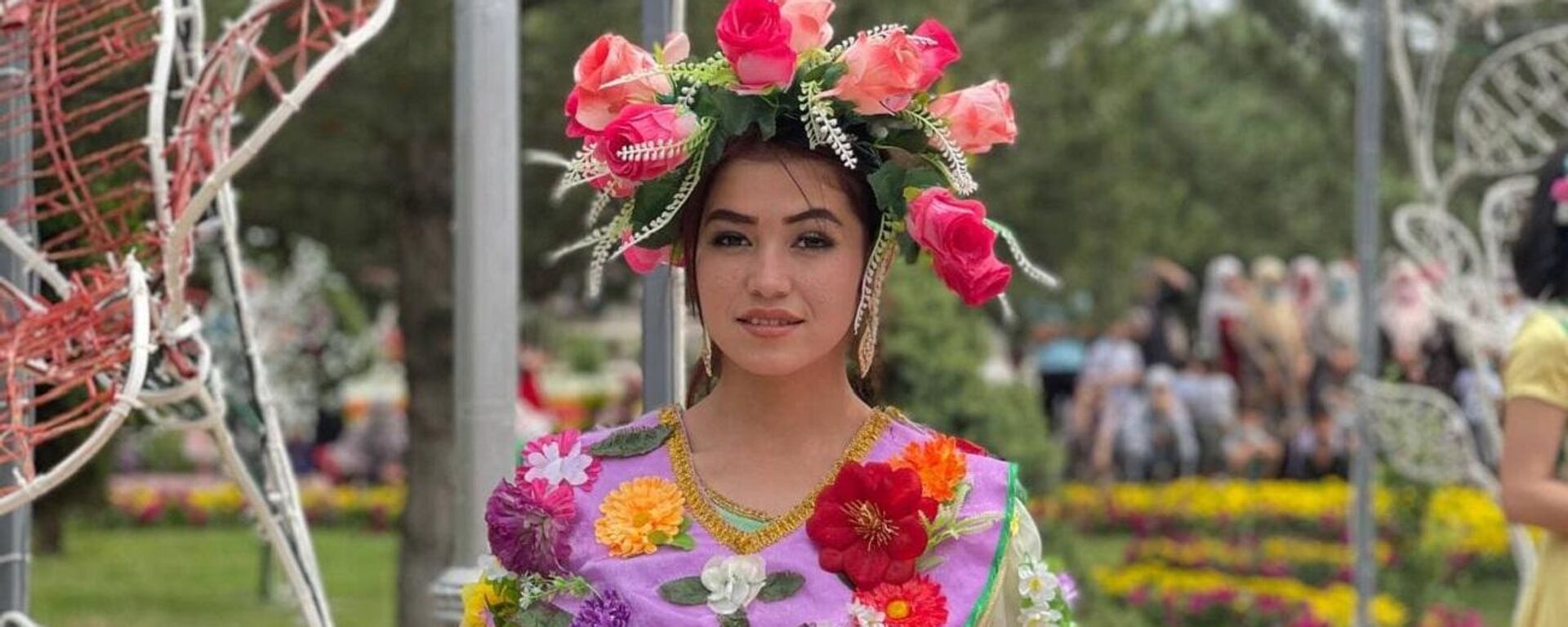 Участники Международного фестиваля цветов в Намангане - Sputnik Узбекистан, 1920, 23.05.2021