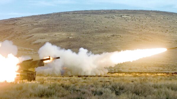 Американская высокомобильная ракетно-артиллерийская система оперативно-тактического назначения HIMARS - Sputnik Ўзбекистон