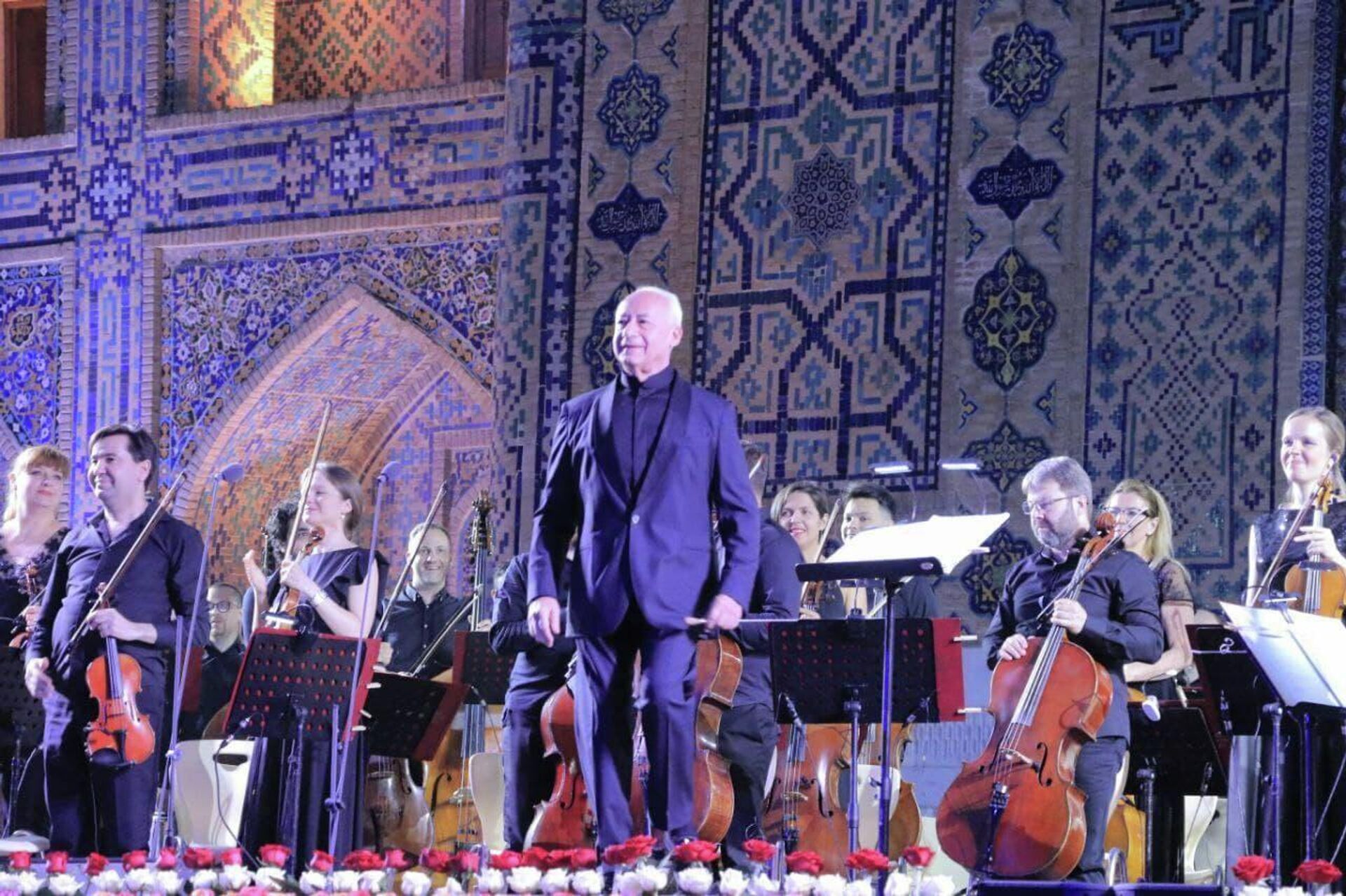 Blagotvoritelniy konsert orkestra Nas. filarmonii RF v Samarkande - Sputnik O‘zbekiston, 1920, 26.05.2021