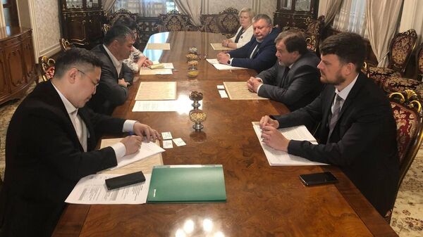Посол РФ в Узбекистане Олег Мальгинов принял делегацию Республики Саха(Якутия), находящуюся в Узбекистане с визитом - Sputnik Узбекистан