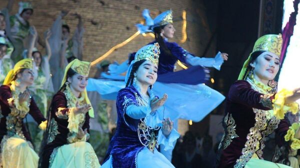 Гала-концерт на фестиваль Шелк и специи - Sputnik Узбекистан