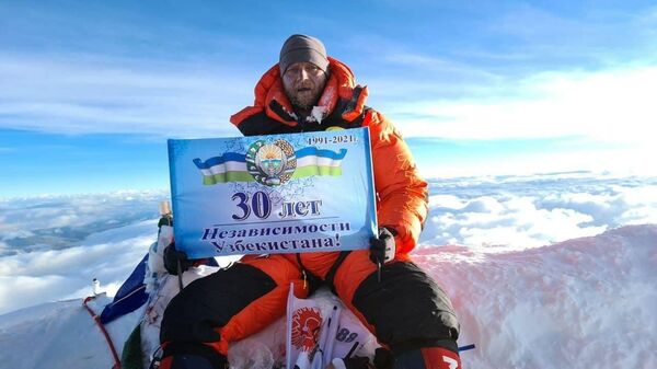 Узбекистанец  Сергей Денисенко исполнил мечту и поднялся на Эверест - Sputnik Узбекистан