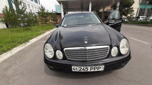 Аппарат президента продаст пять автомобилей Mercedes Benz  - Sputnik Ўзбекистон