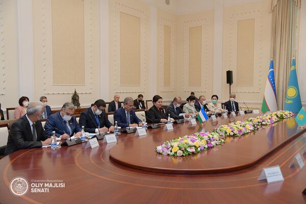 Встреча председателей верхних палат парламентов Узбекистана и Казахстана - Sputnik Узбекистан