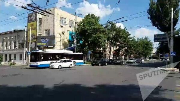 Video Sputnik. Voditeli marshrutok bastuyut v Bishkeke, avtobusы yele spravlyayutsya - Sputnik Oʻzbekiston