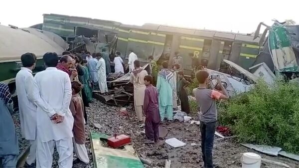 В Пакистане при столкновении поездов погибли 32 человека - Sputnik Ўзбекистон