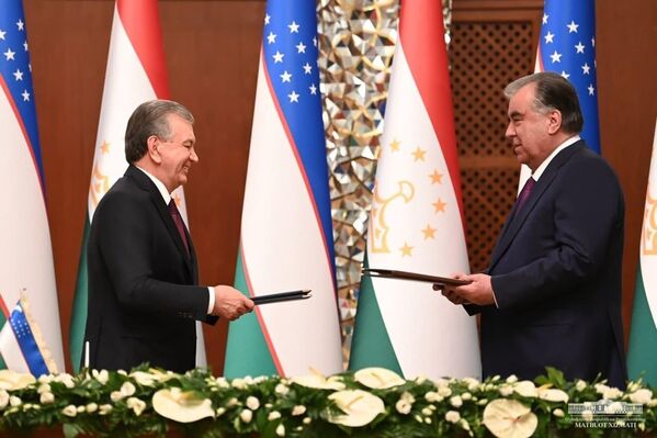 Лидеры двух государств подписали совместное заявление, которым закрепили основные договоренности и определили долгосрочные задачи по дальнейшему наращиванию и углублению многопланового взаимовыгодного сотрудничества и стратегического партнерства между странами. - Sputnik Узбекистан