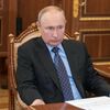Президент РФ В. Путин встретился с директором ФСВТС России Д. Шугаевым - Sputnik Узбекистан