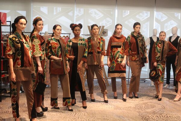 Выставка продукции женщин-предпринимателей в рамках Международного женского форума в Ташкенте. - Sputnik Узбекистан