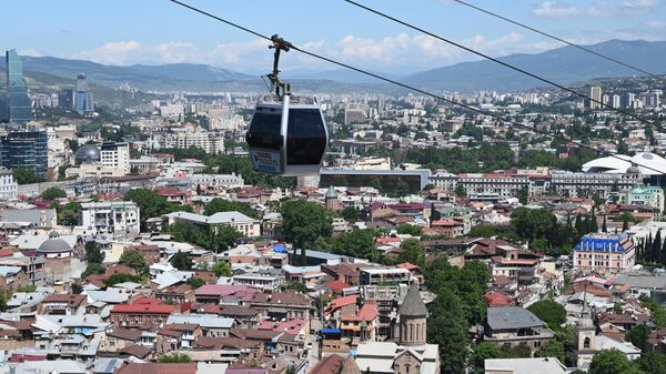 Канатная дорога в городе Тбилиси в Грузии - Sputnik Узбекистан