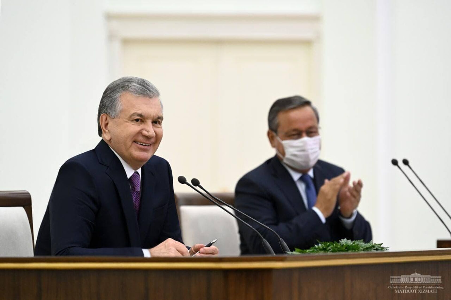 Президент провел диалог с народом по вопросам развития социальной сферы - Sputnik Узбекистан, 1920, 18.06.2021